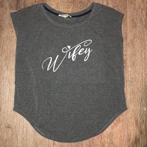 Wifey cropped sleeve shirt